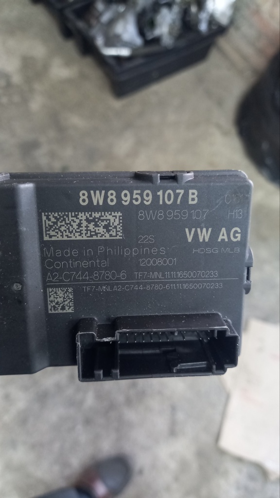 8W8959107B_3