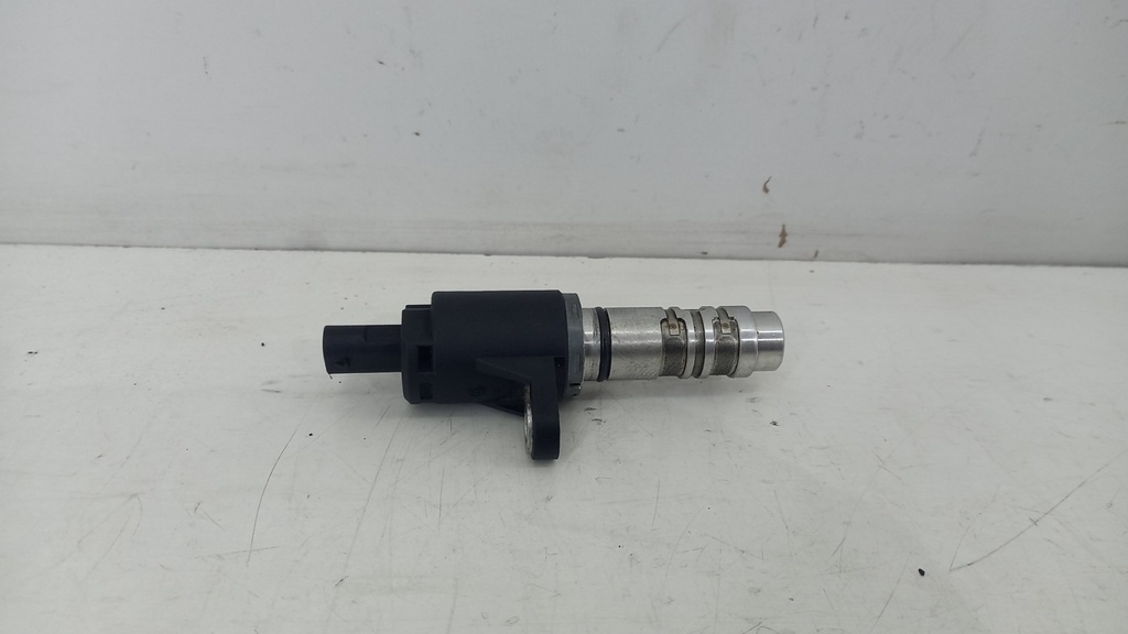 Клапан фаз газораспределения Volkswagen Golf 1.4 TSI 2014  04E906455AC