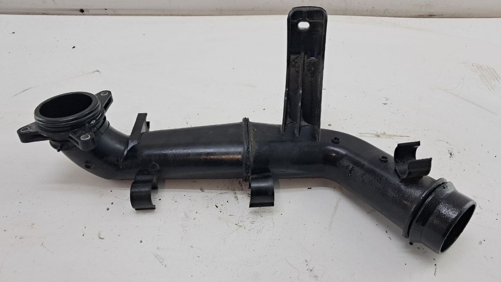 Патрубок интеркулера Opel Insignia 2.0CDTI 13240176