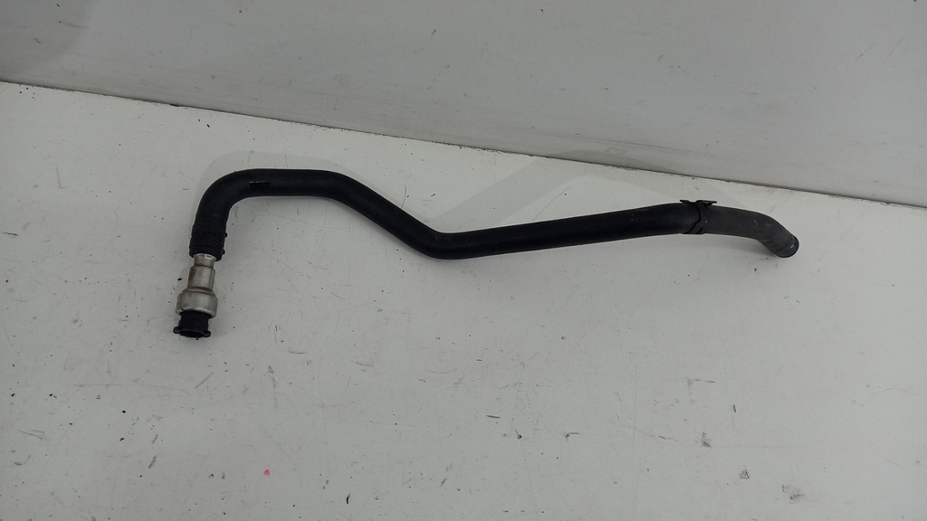 Трубка паливна Volkswagen Caddy 2.0 TDI 2010 рр. 1T0133986E