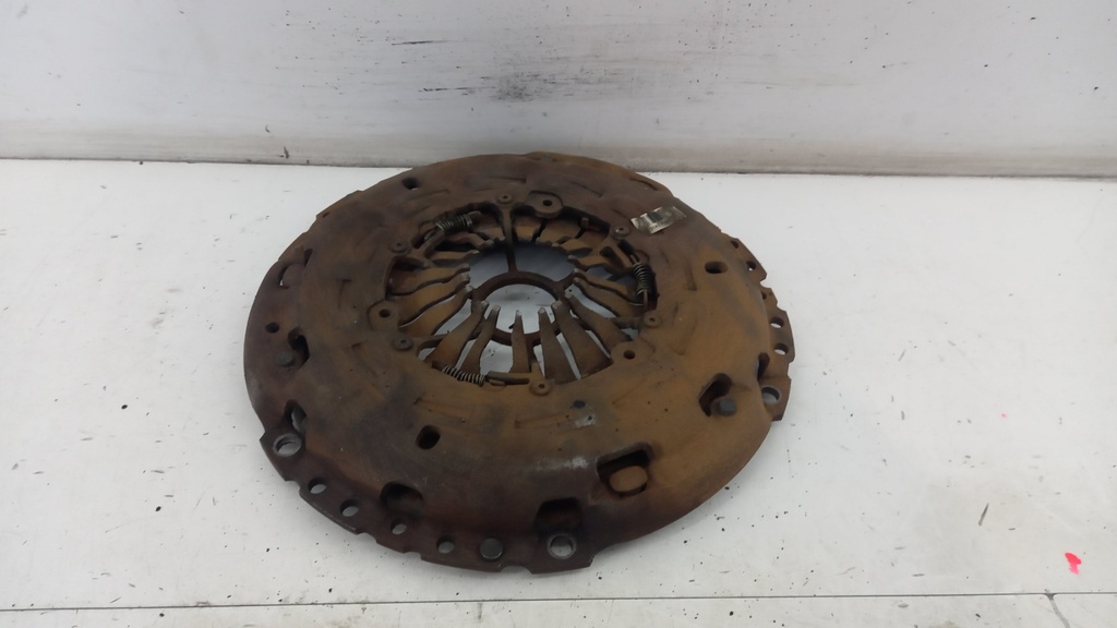 Корзина сцепления Volvo V40 2.0td D2 2012 гг 31437169