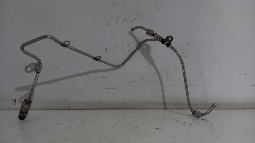 Трубка топливная Audi A6 C6 3.2 06E127509G