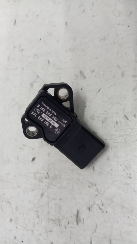 Датчик абсолютного давления Volkswagen Golf 5 2.0 TFSI 038906051B