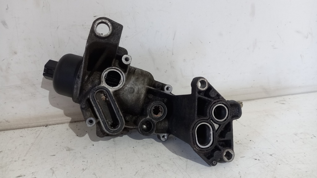 Корпус масляного фильтра Opel Vivaro 2007-2014 8200818548