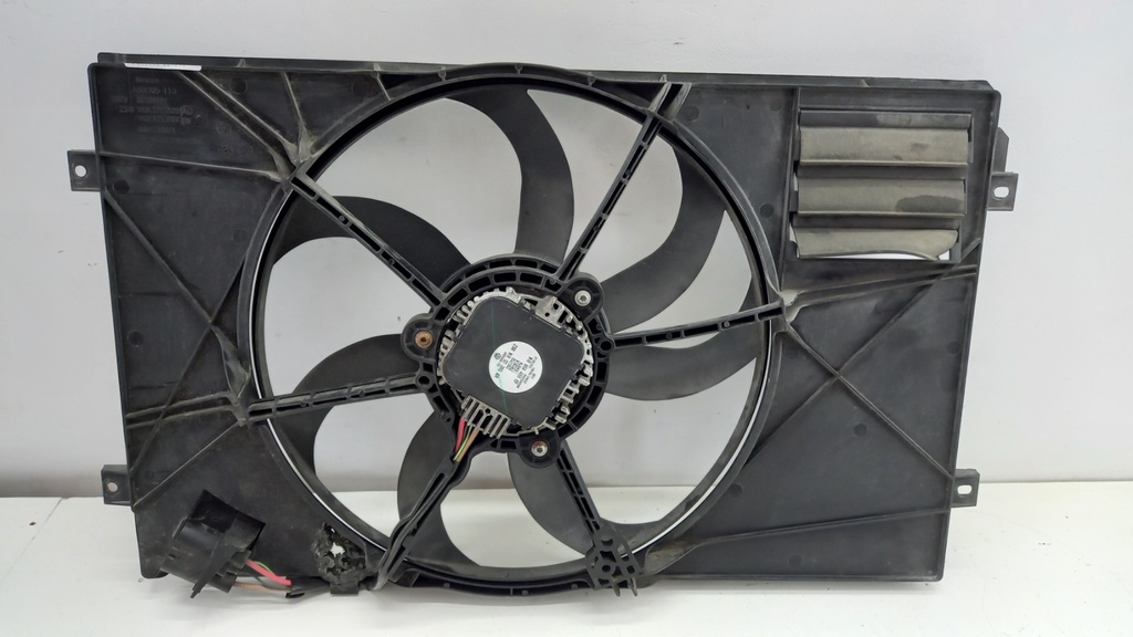 Вентилятор Volkswagen Passat B7 2.0 TDI 2010 1K0121207BF