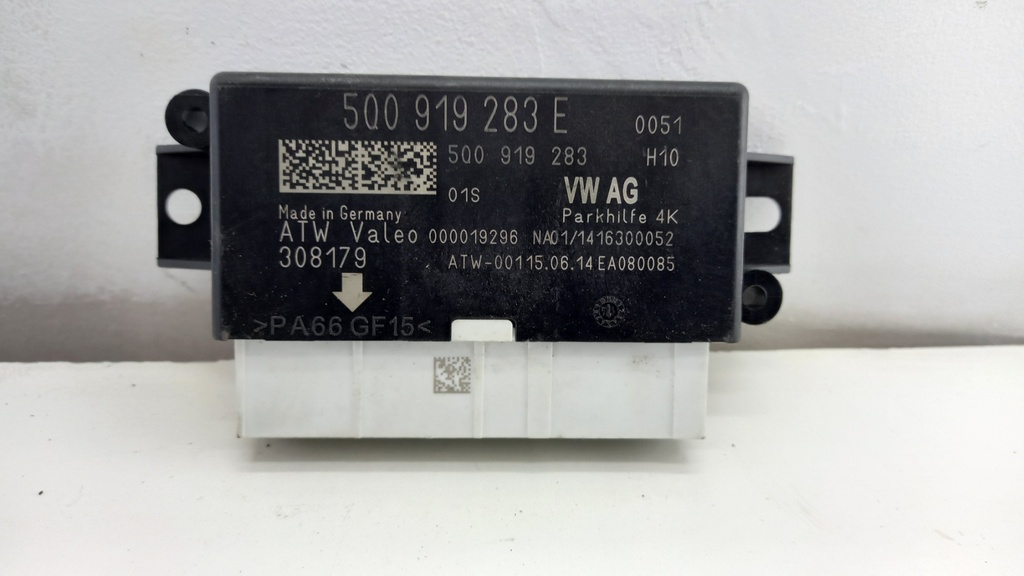 Блок управления парктрониками Audi A3 8V 2013  5Q0919283E