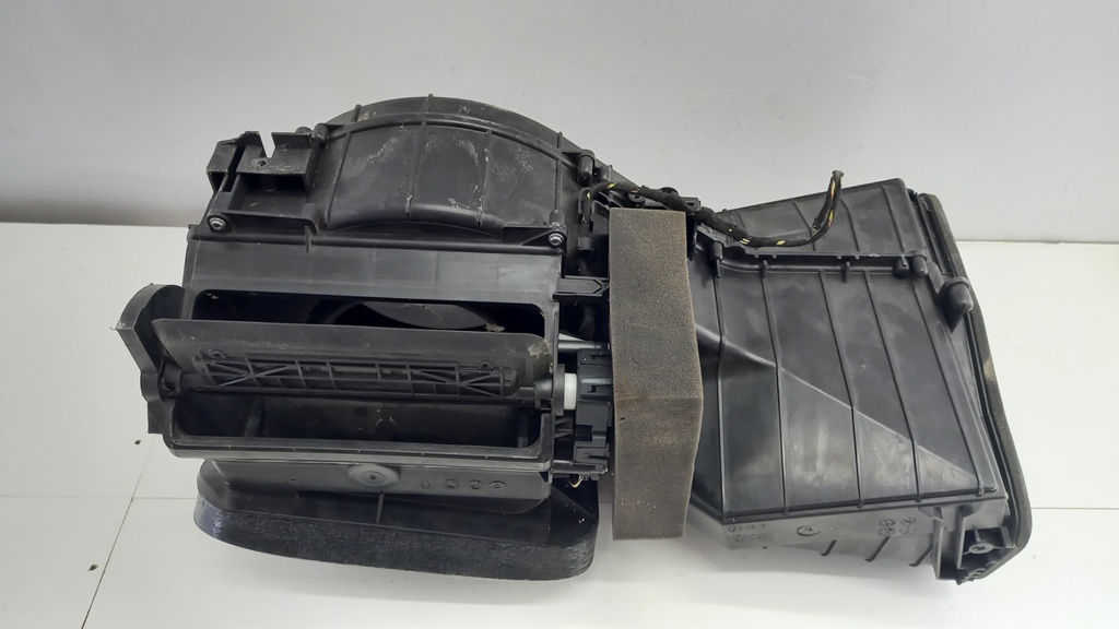 Корпус отопителя Audi A8 D4 4H2 2017 гг 4H1820024