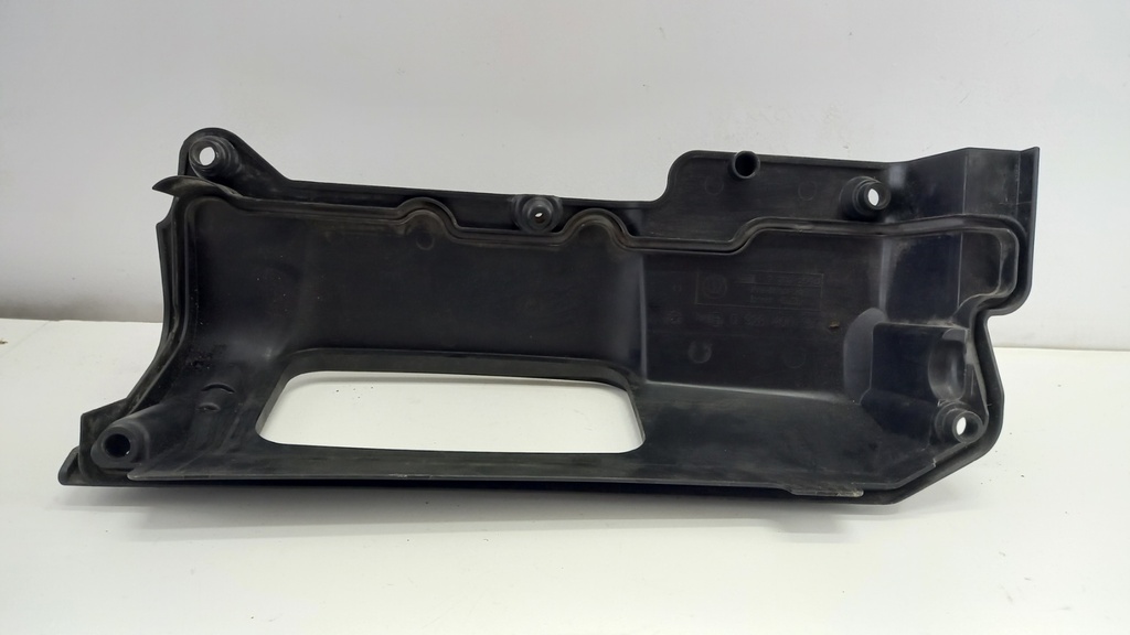 Кришка коробки повітряного фільтра BMW 3 E90 E91 7787254