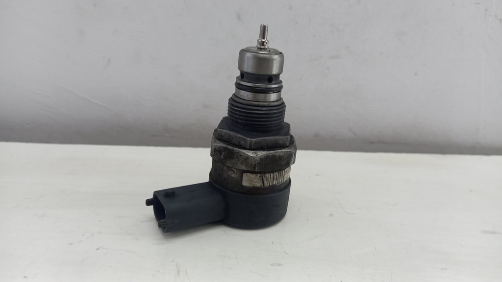 Редукційний клапан Chrysler 2.8 CRD 2011 рр. 0281006159