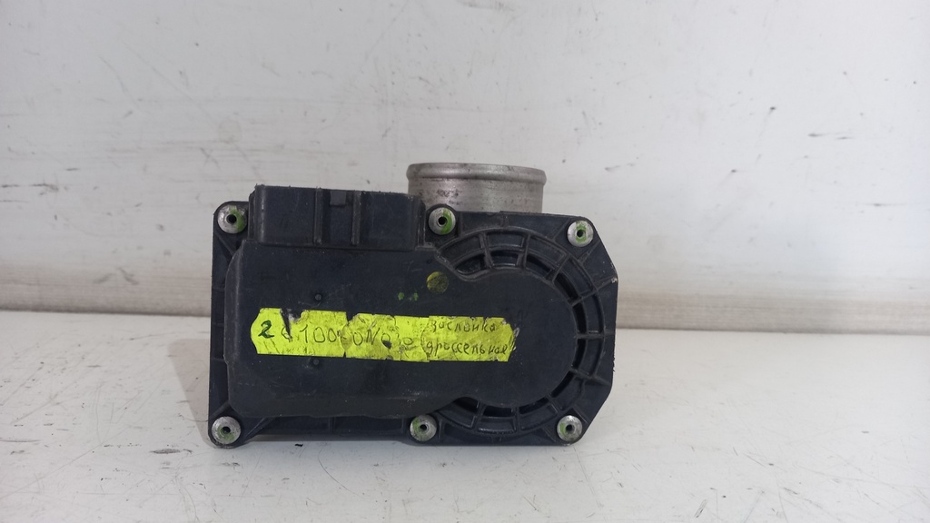 Дросельна заслінка Toyota Auris 1.4 D-4D 2012 261000N030