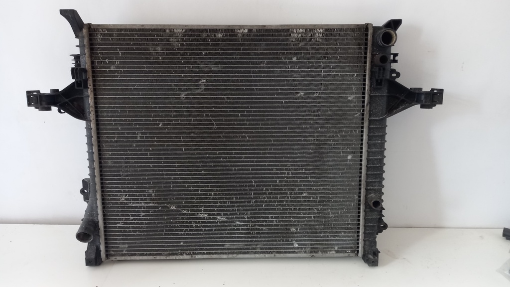 Радіатор Volvo XC90 2.5t 2006 рр. 30681495