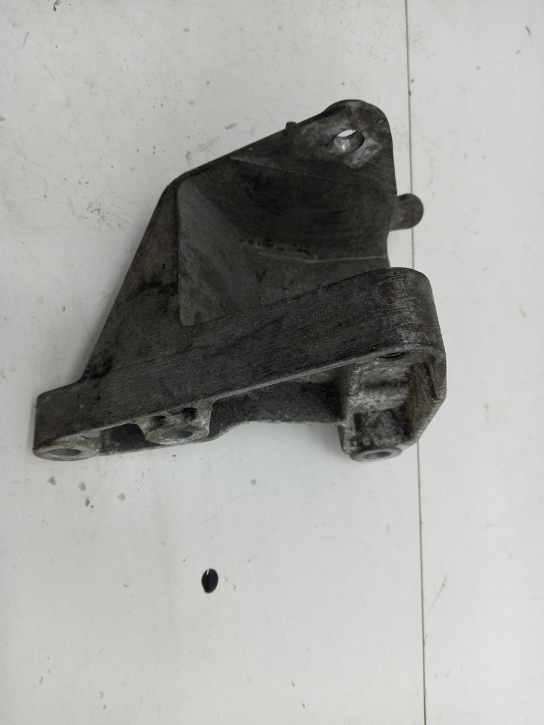 Кронштейн коробки КПП Opel Insignia 2.0 CDTI 2008-2013  13228288