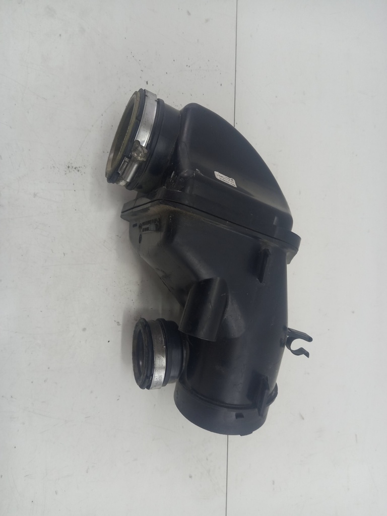 Патрубок воздушного фильтра Mercedes W176 W117 W246 2.2D 2014 гг A6510900409