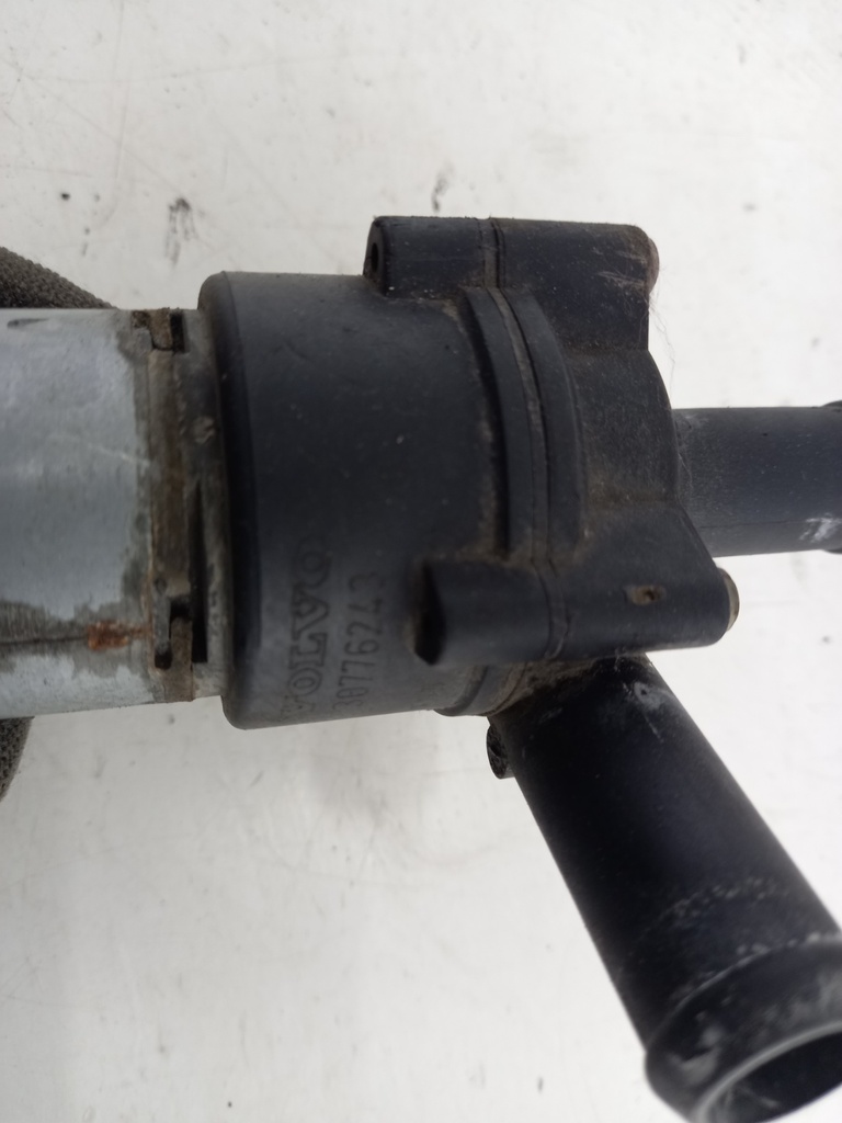 Водяный насос Volvo XC90 4.4 V8 2002-2015  30776243