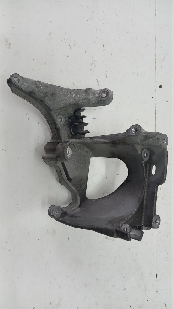 Кронштейн топливного фильтра Peugeot Partner 1.6hdi 2008  9678325480