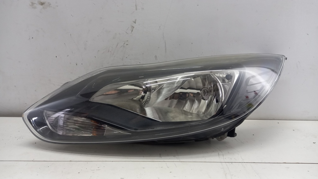 Фара левая Ford Focus III 2011-2018 BM5113W030CK