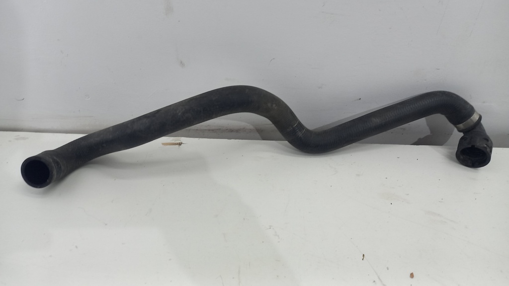 Патрубок радіатора BMW E82 E90 2.0 2012 рр. 11537552388