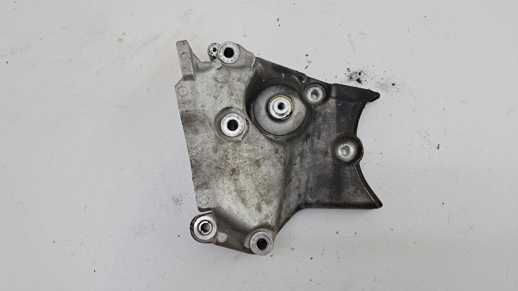 Кронштейн двигателя правый Opel Insignia 2.0 CDTI A20DTH 2008-2017  55566020