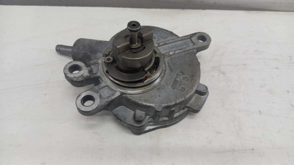 Вакуумний насос Toyota Avensis 2.0 16V VVTi ST567M1