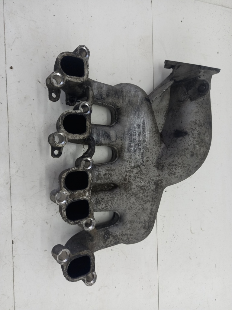 Колектор Volkswagen Transporter 5 2.5 TDI 2005 рр 070123713F