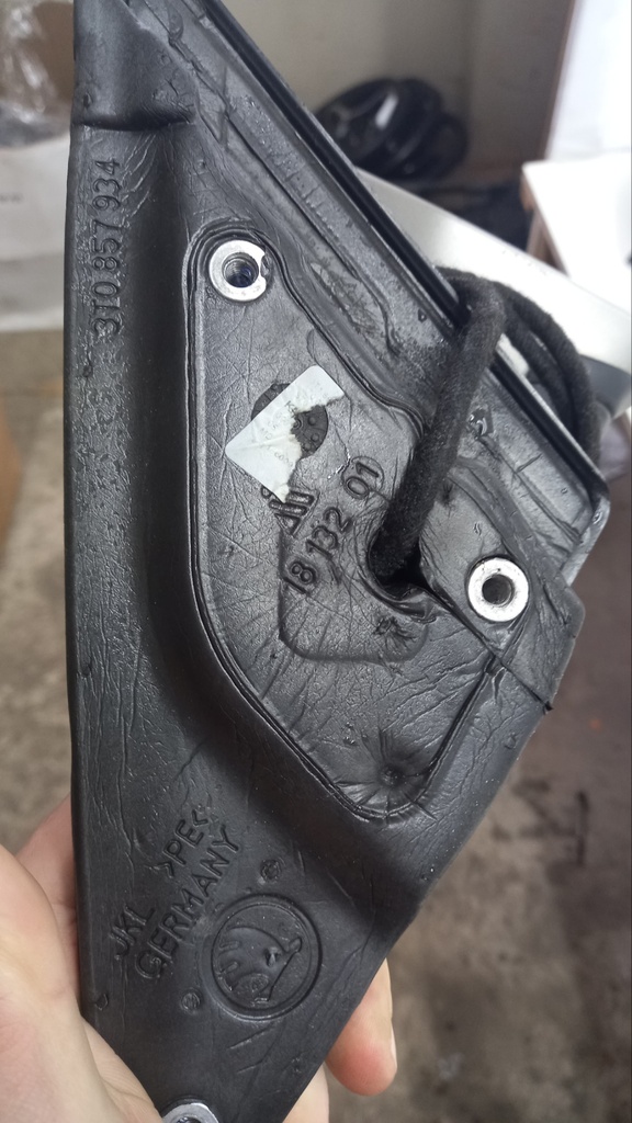 Дзеркало праве Skoda SuperB 9 pin 2008-2013 3T0857934