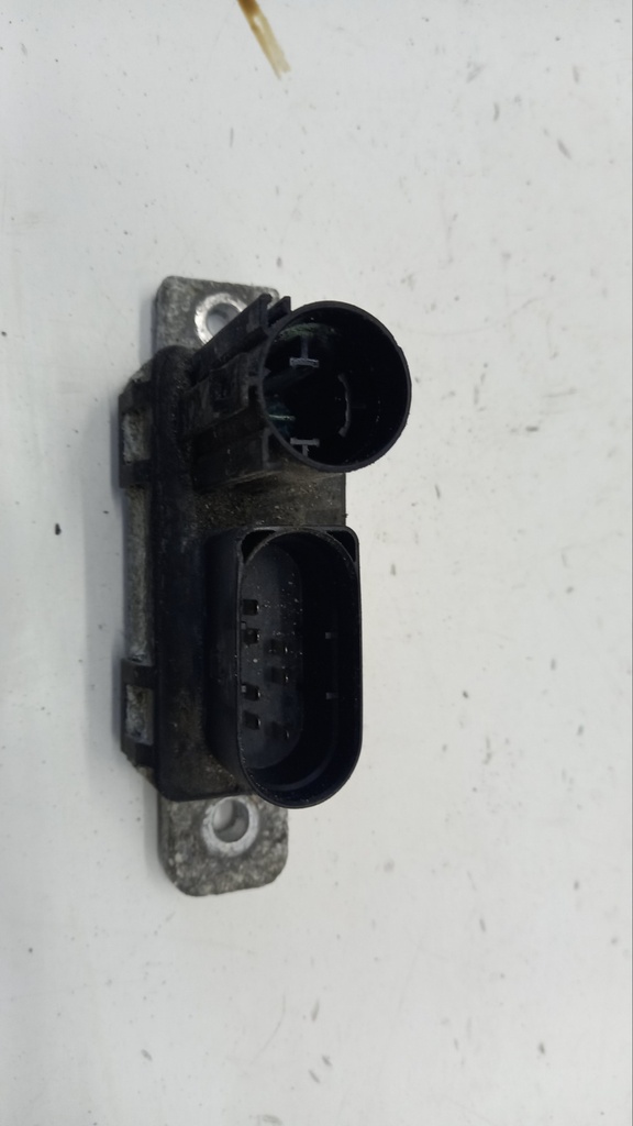 Реле свечей накала Volvo V40 2.0 D2 2012  31431776