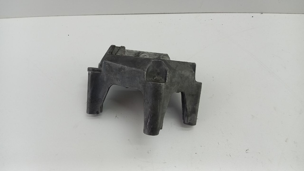 Кронштейн двигуна Chevrolet Aveo T300 1.2 2013 рр. 96852491