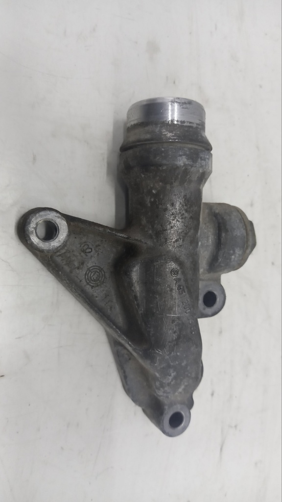 Фланець системи охолодження Mercedes-Benz CLA W117 W176 2.2 CDI 2015 A6512000556