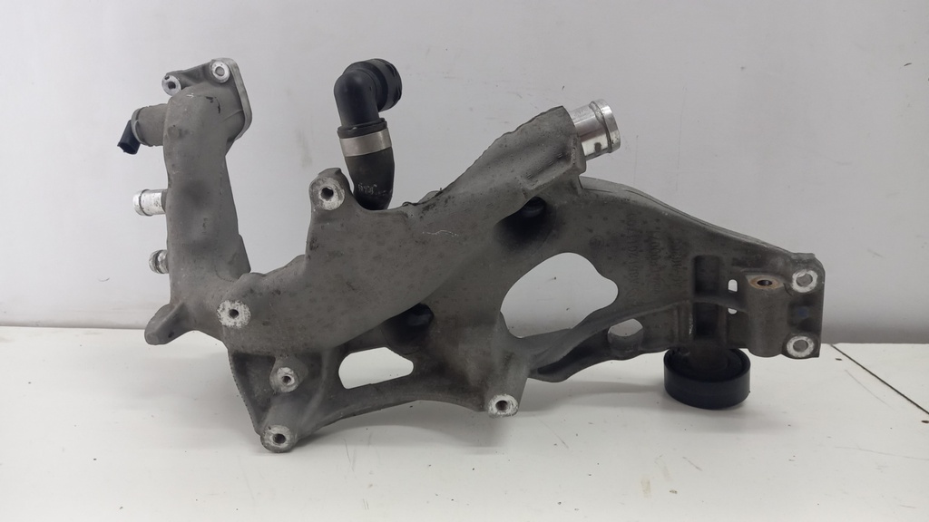 Кронштейн генератора Mercedes W176 W117 2.2 CDI 2012 рр. A6512011709