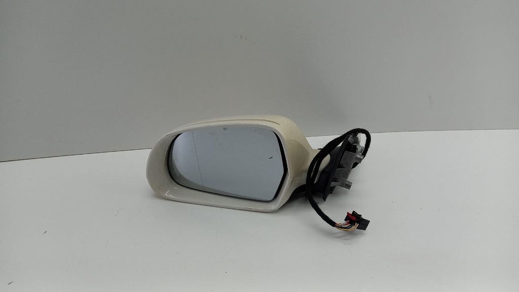 Зеркало левое Skoda Octavia III 7 9pin 2013-2020 5E0857933