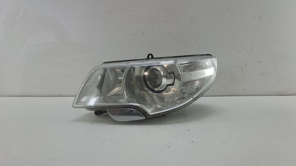 Фара ліва Skoda Superb BI-XENON 2008-2015 3T1941015E