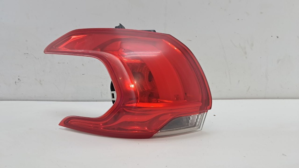 Ліхтар задній лівий Peugeot 2008 2013-2019 9678074280