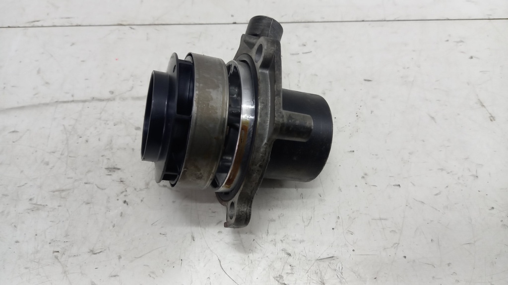 Водяный насос Volkswagen Tiguan 2.0 TDI 2019  010157802KT