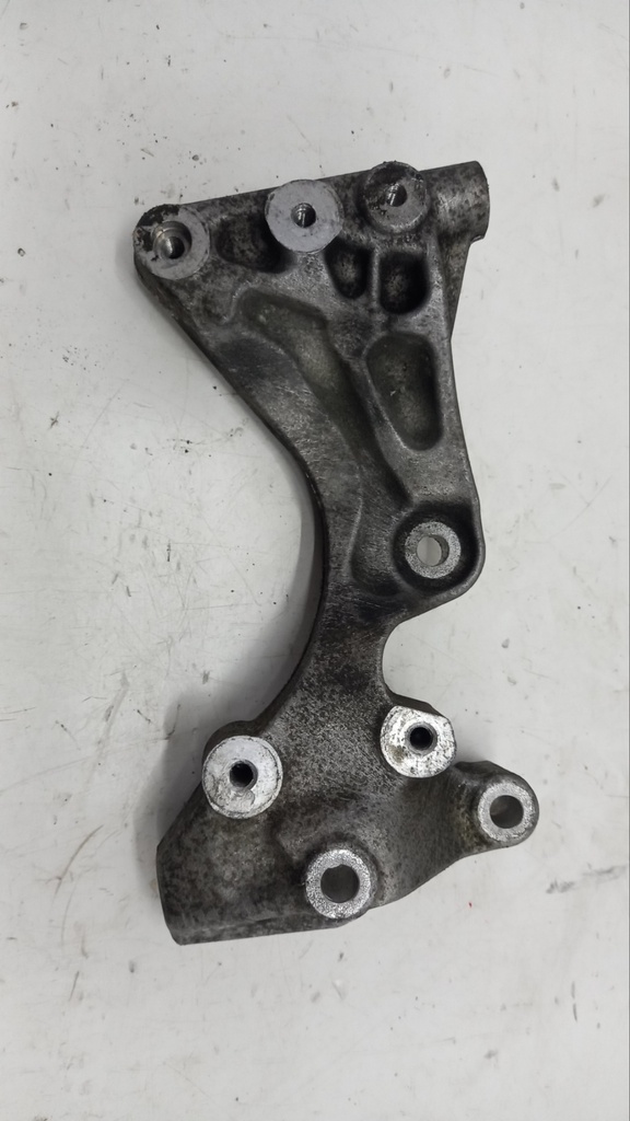 Кронштейн двигателя Chrysler Voyager 2.8crd 2008-2016  90513137F