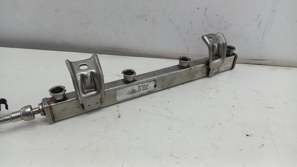 Паливна рампа Volvo C30 S40 V50 2.0 2004 рр. 4M5G9D280D1C