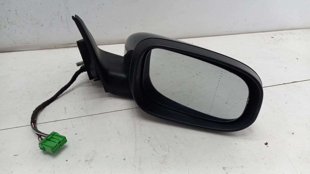 Зеркало правое Volvo V70 8pin 2004-2012 30716585