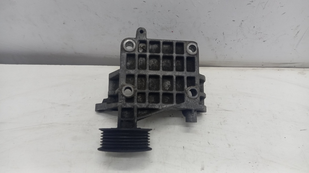 Кронштейн генератора Audi A6 C6 2.7 3.0 TDI 2004-2011 рр 059903143S