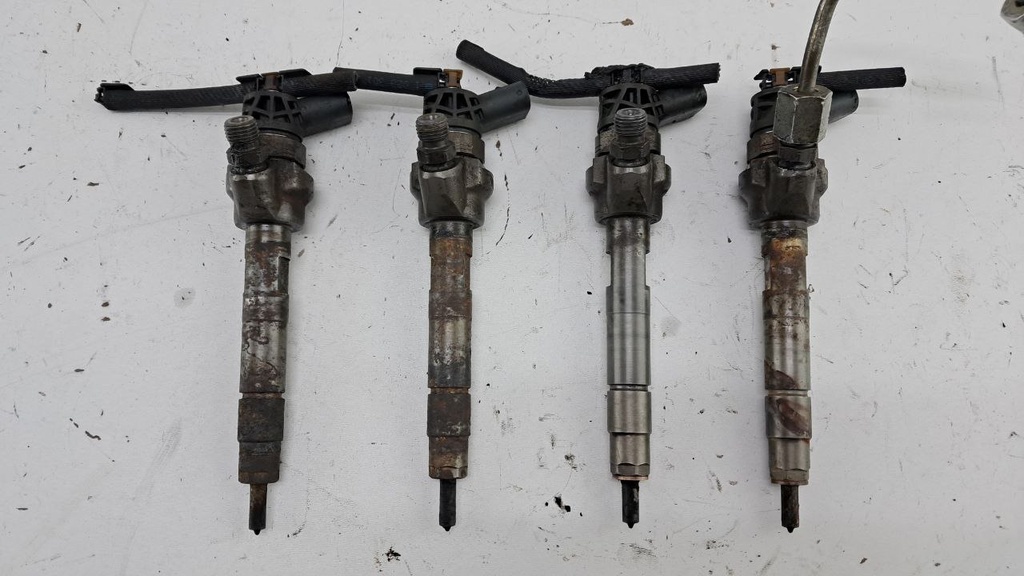 Форсунки BMW E90 F30 3.0 d 2014  7810702 0445110616