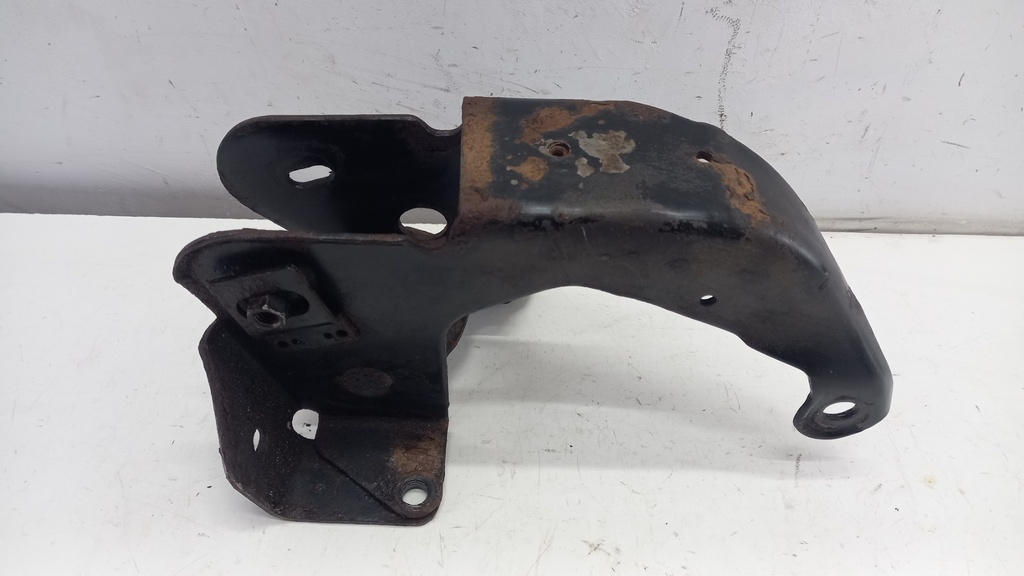 Кронштейн двигателя Chrysler Grand Voyager Lancia 2.8 CRD 2007  04721910AD