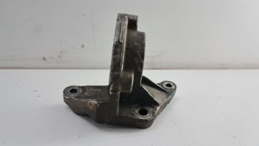 Кронштейн півосі Opel Insignia 2.0 CRDI 2009 рр. 13219107