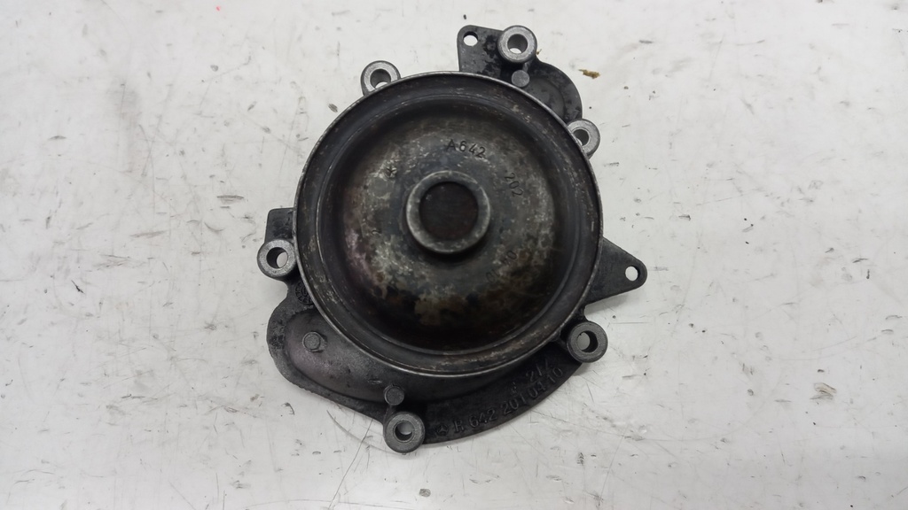 Водяний насос Mercedes 3.0 CDI OM642 2010 рр. R6422010410