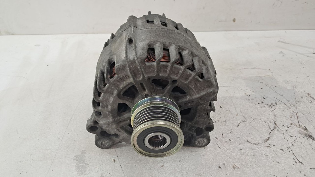 Генератор Audi A4 B8 A5 Q5 2.0 TDi 2010 03G903016G