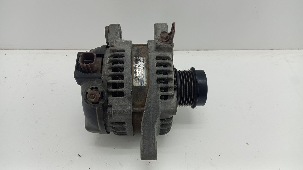 Генератор Toyota Avensis 2.0i 16V 2009 270600T051