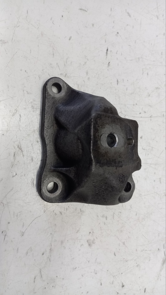 Кронштейн опоры двигателя VAG Amarok 2010  2H6199307