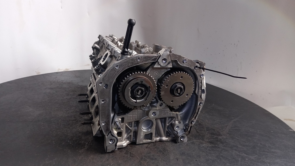 Головка блока цилиндров Mercedes A-Class W177 1.3i 2018 A2820163600