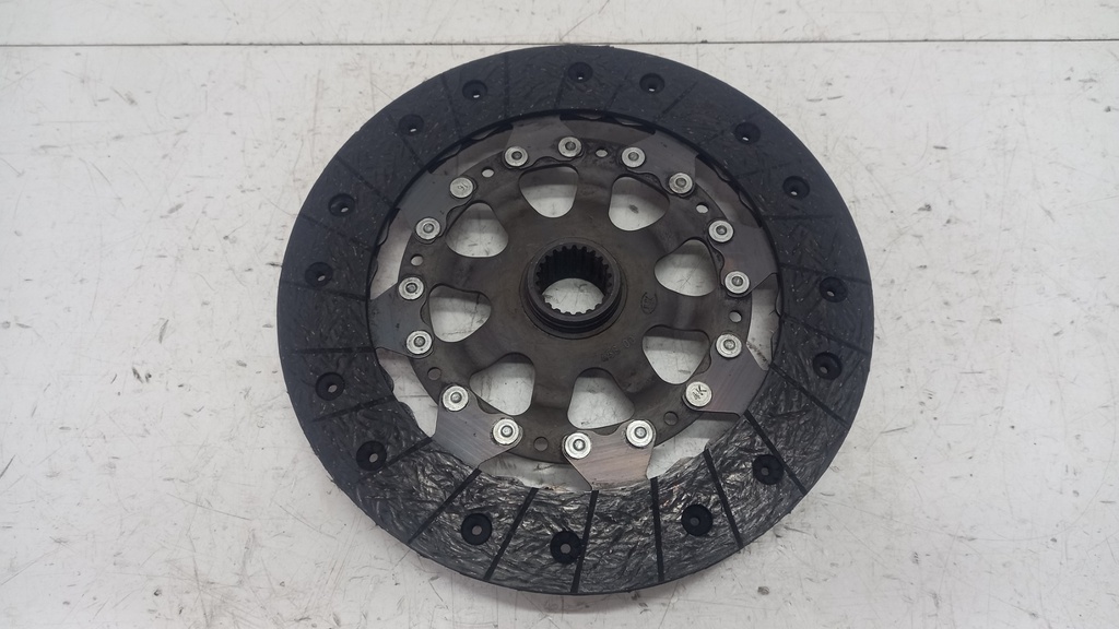 Диск сцепления BMW 3 E90 E91 2.0L 2006  7524197