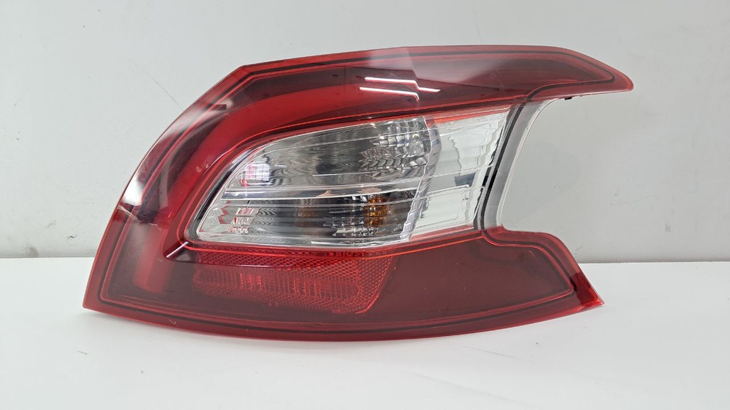 Фара задня права Peugeot 308 II 2014 9677817580