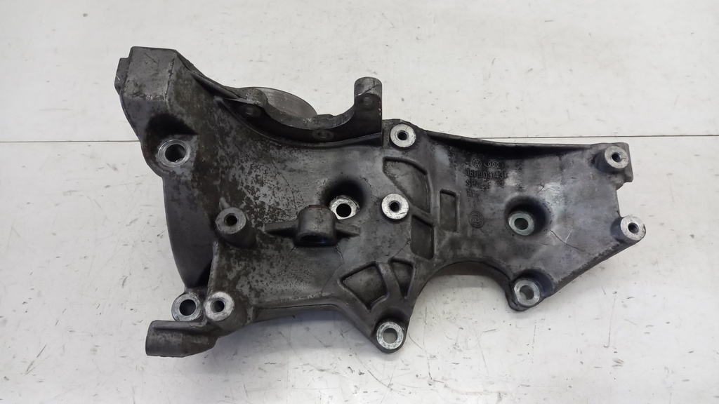 Кронштейн генератора Audi A4 B7 2.0tfsi 2004-2007 рр 06D903143C