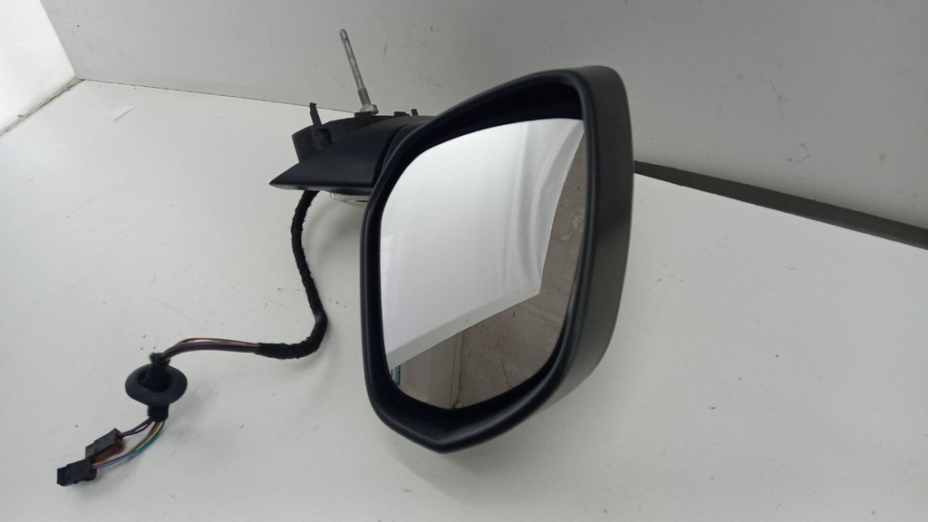 Зеркало правое Peugeot 3008 5008 11pin 2010 96854177XT