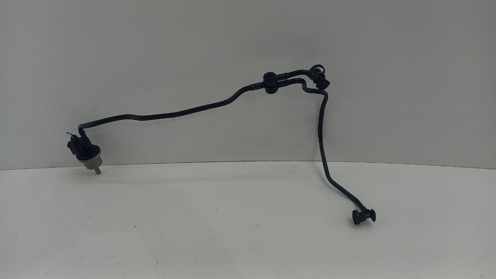 Паливна трубка Volkswagen Golf 7 1.4 TFSI 2017 04E133514C